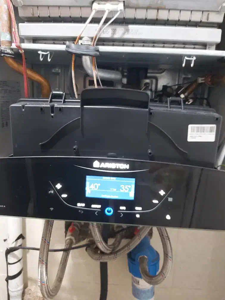 تعمیرات تخصصی انواع پکیج های ایرانی وخارجی|خدمات پیشه و مهارت|خوی, |دیوار