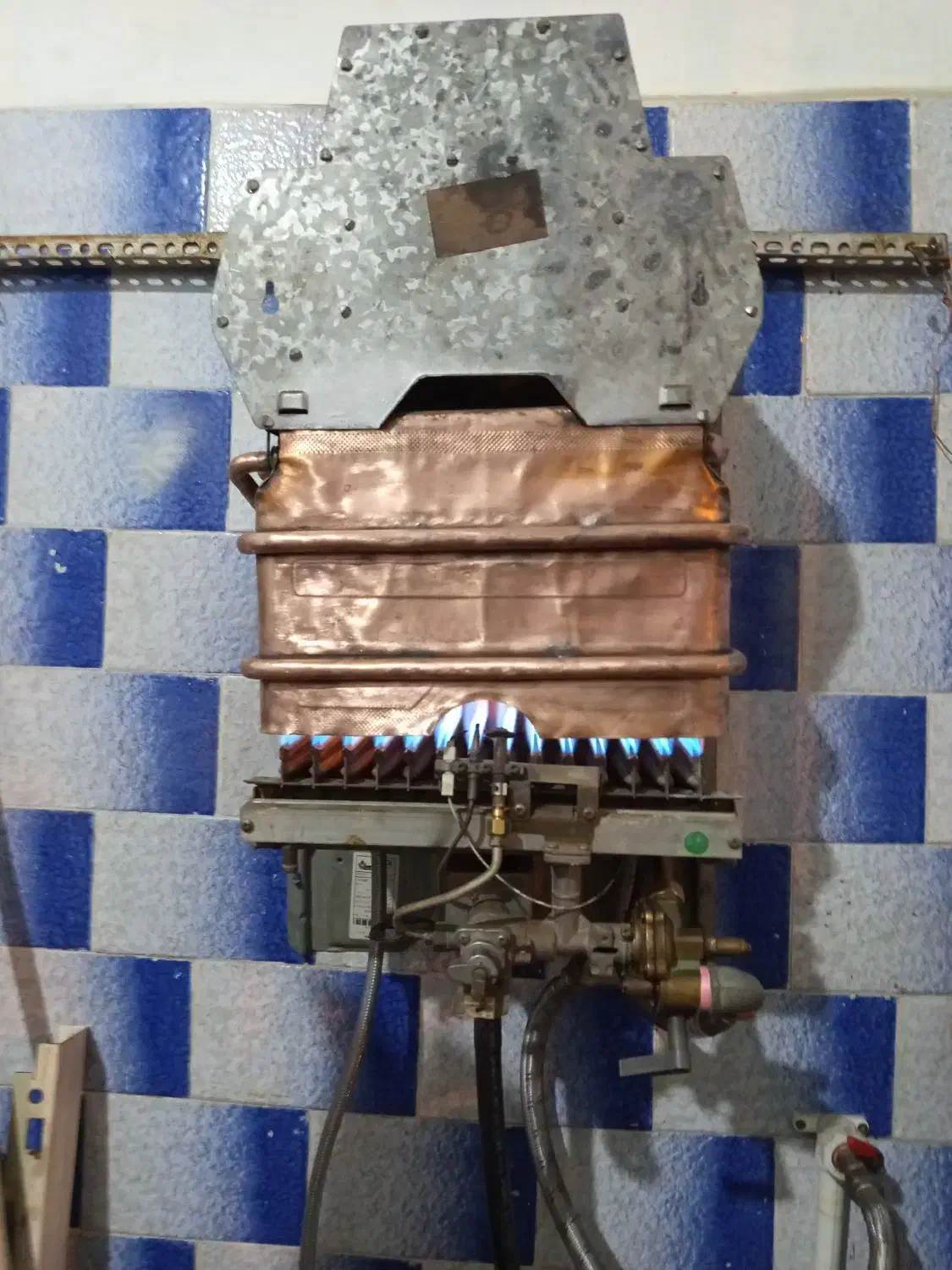 آب  گرمکن و بخاری|آبگرمکن، پکیج، شوفاژ|اهر, |دیوار