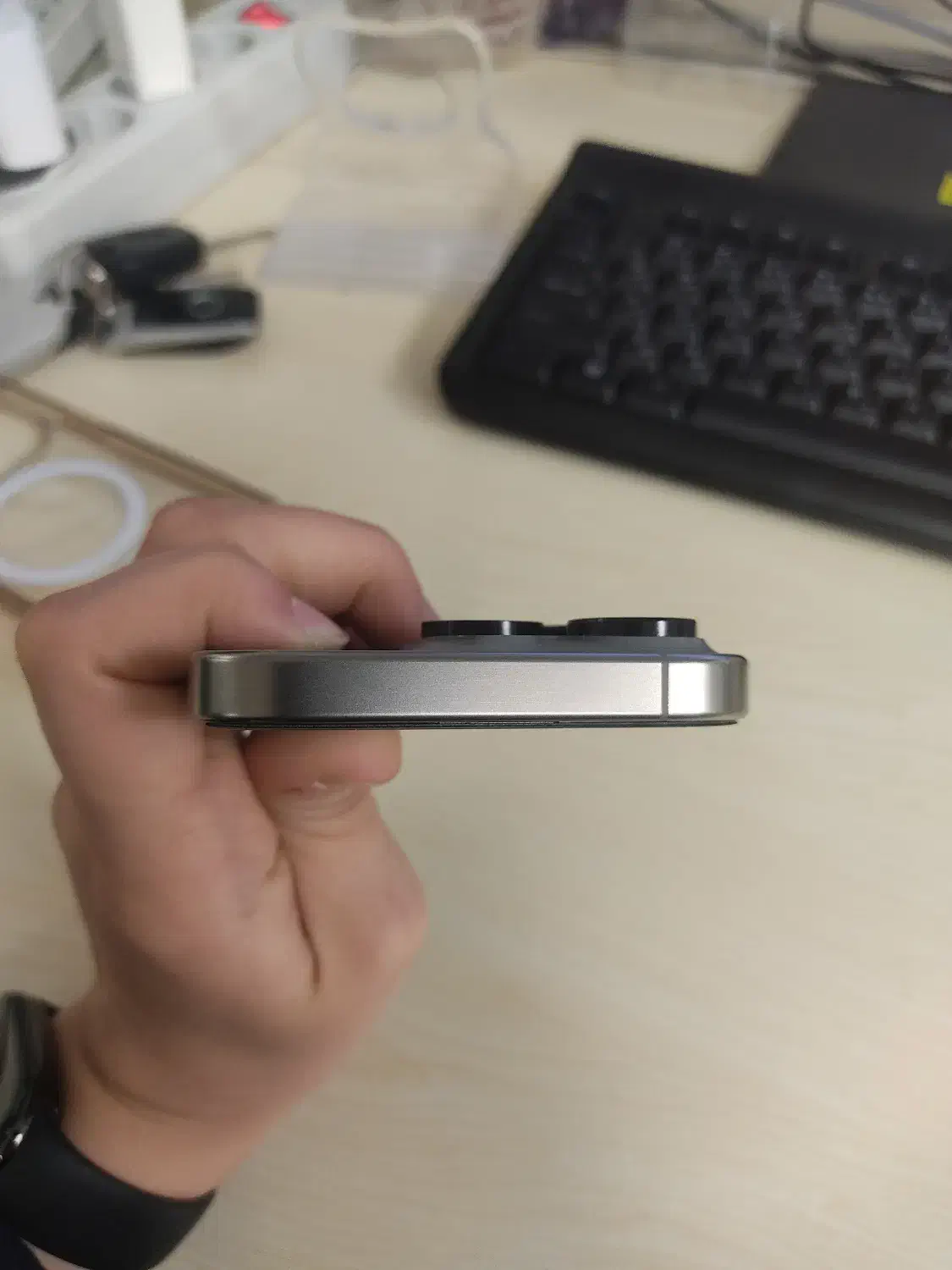 آیفون ۱۵ پرو،za،۱۲۸،رجیستر نشده|موبایل|تهران, منیریه|دیوار