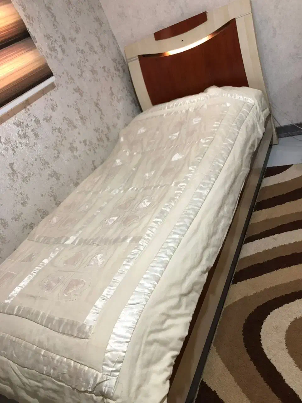 تخت ۸م کمد ۷م بوفه ۵م روسی|تخت و سرویس خواب|صدرا-فارس, فاز ۲|دیوار