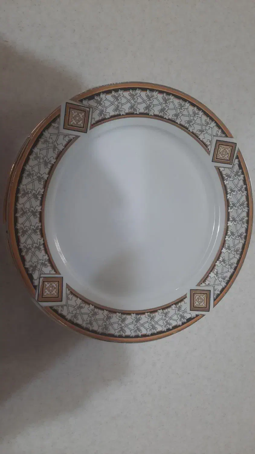 دو دست بشقاب پلو خوری|ظروف سرو و پذیرایی|قم, شاه سید علی|دیوار