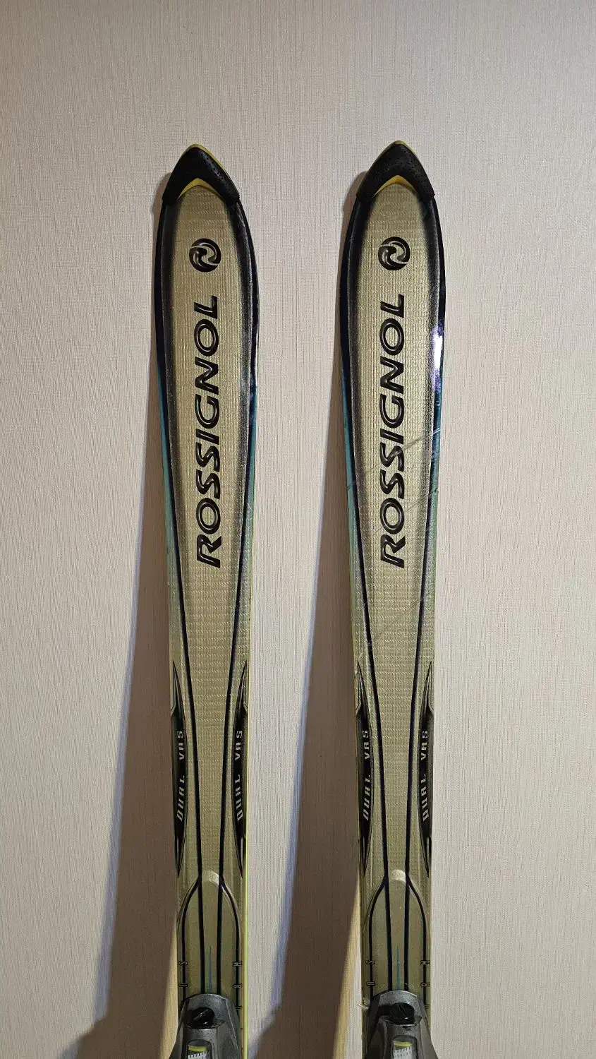 اسکی  آکبند ریس  Rossignol به همراه فیکس Salomon|ورزش‌های زمستانی|تهران, زرگنده|دیوار