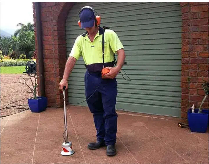 نشت یابی رفع نم چکه سرویس اتابک طیب بعثت کیانشهر۲۴|خدمات پیشه و مهارت|تهران, کیانشهر|دیوار