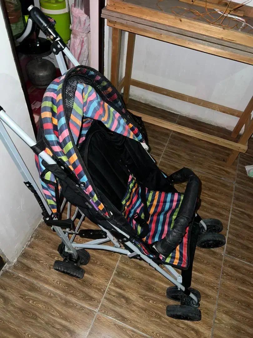 کالسکه مسافرتی کم جا|کالسکه و لوازم جانبی|رشت, باهنر|دیوار