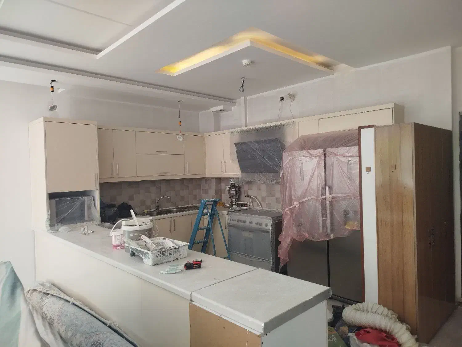 نقاشی داخلی وخارجی ساختمان  مدرن|خدمات پیشه و مهارت|مشهد, فتح المبین|دیوار