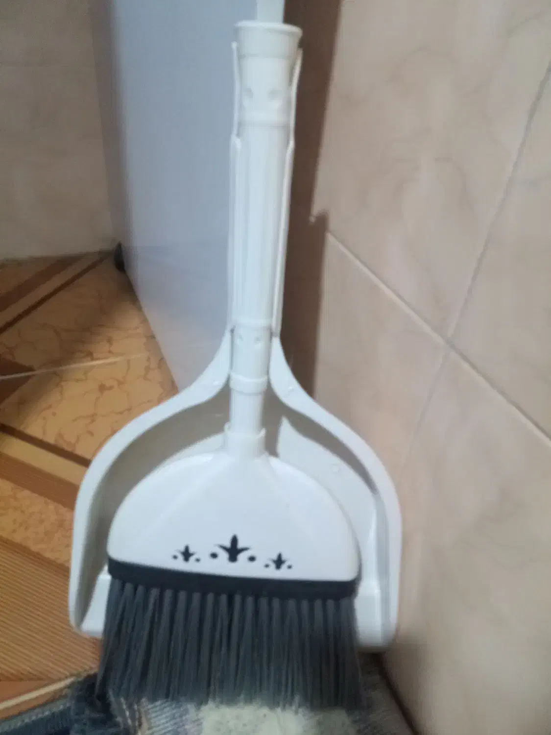 جاروخاک انداز|لوازم نظافت|دوگنبدان, |دیوار