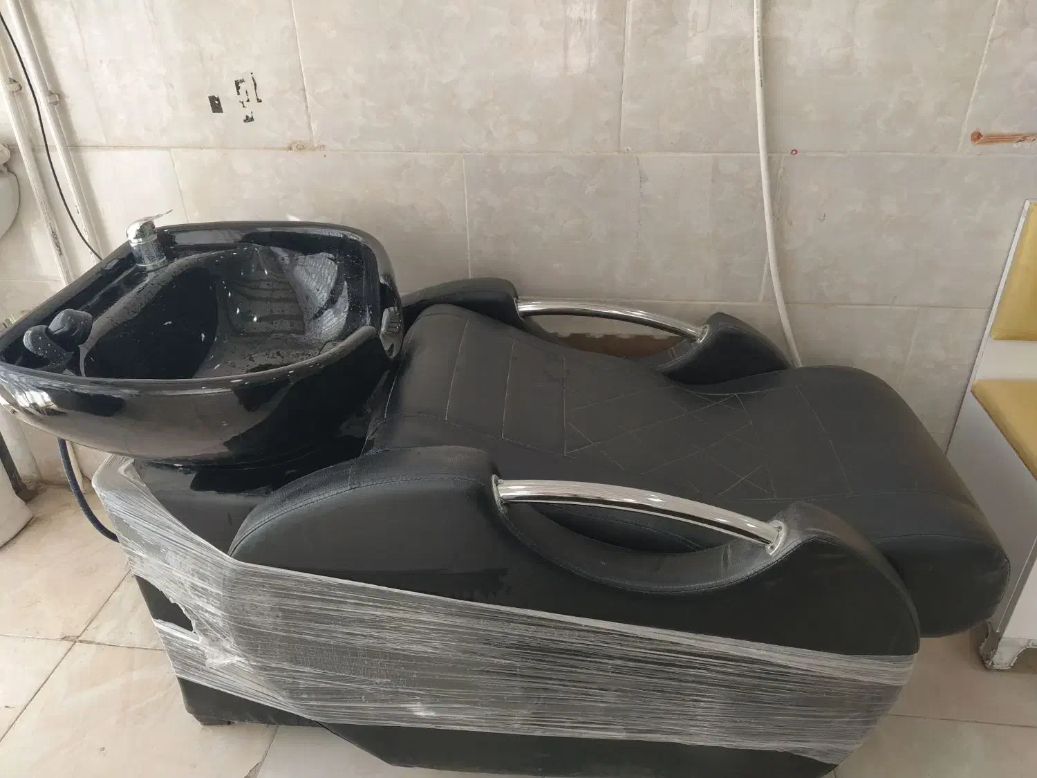 وسایل سالن زیبایی|آرایشگاه و سالن‌های زیبایی|لردگان, |دیوار