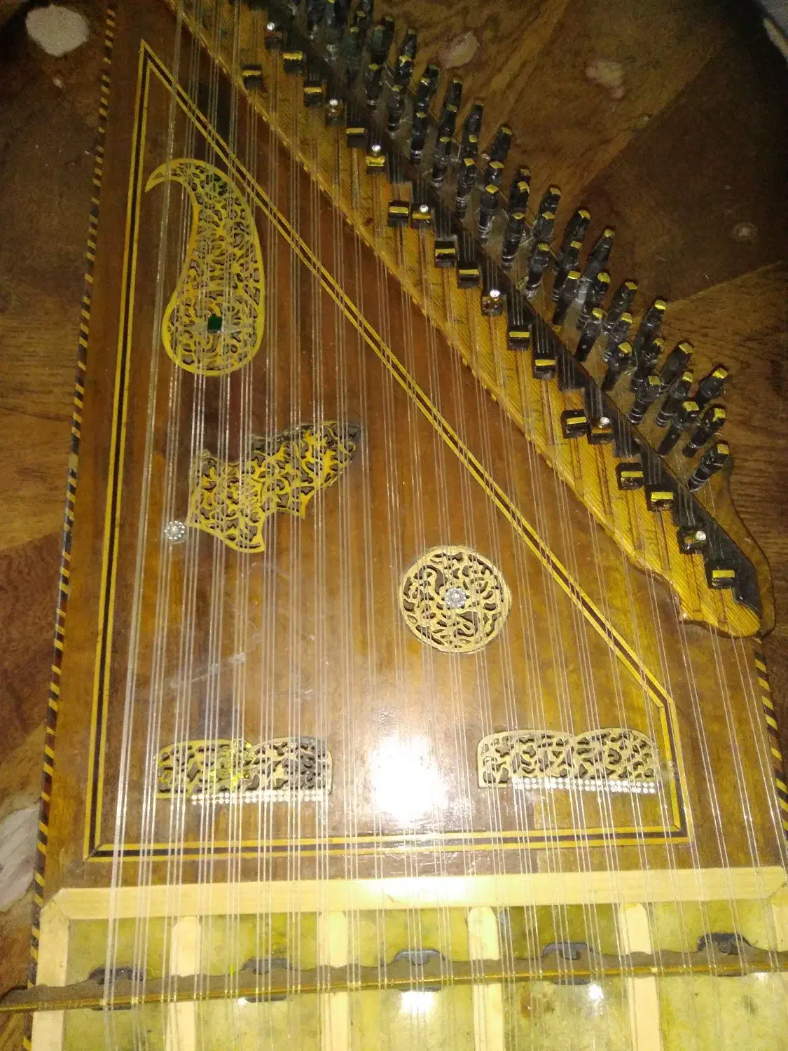 ساز قانون و تمپو|سازهای سنتی|نوشهر, |دیوار