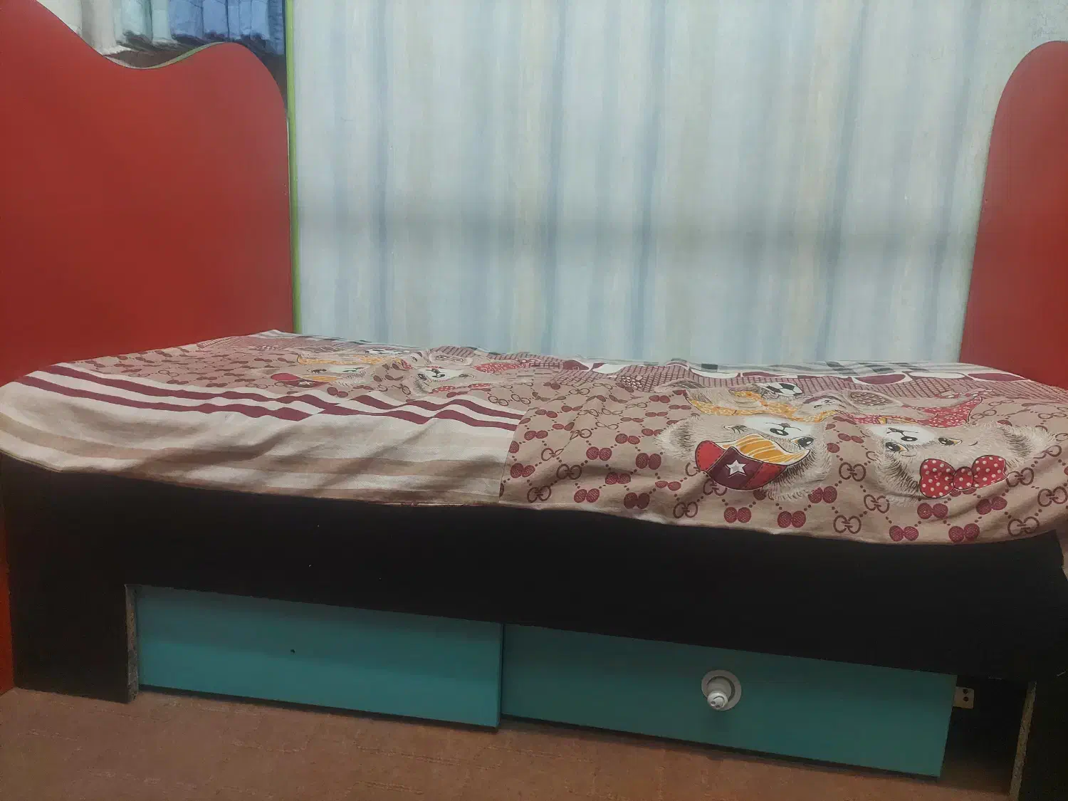 تخت بچگانه به همراه تشک کم کار|تشک تختخواب|قم, شهرک امام حسن|دیوار