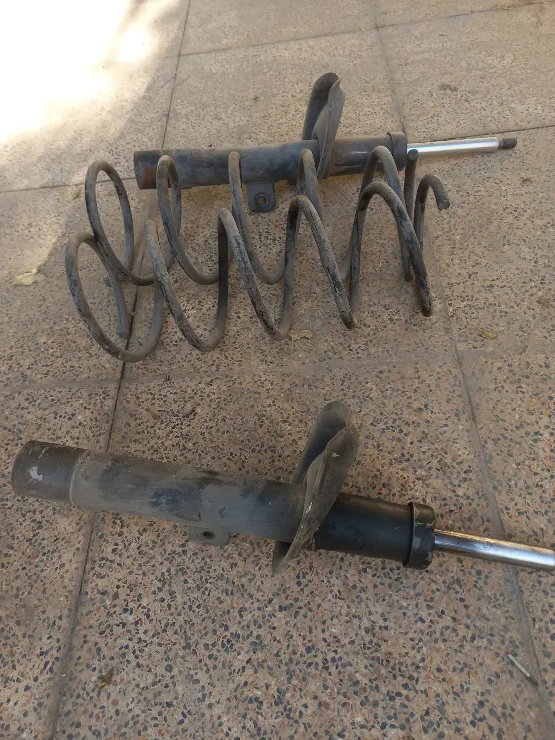 یک جفت کمک و فنر پژو 206|قطعات یدکی و لوازم جانبی|یزد, |دیوار