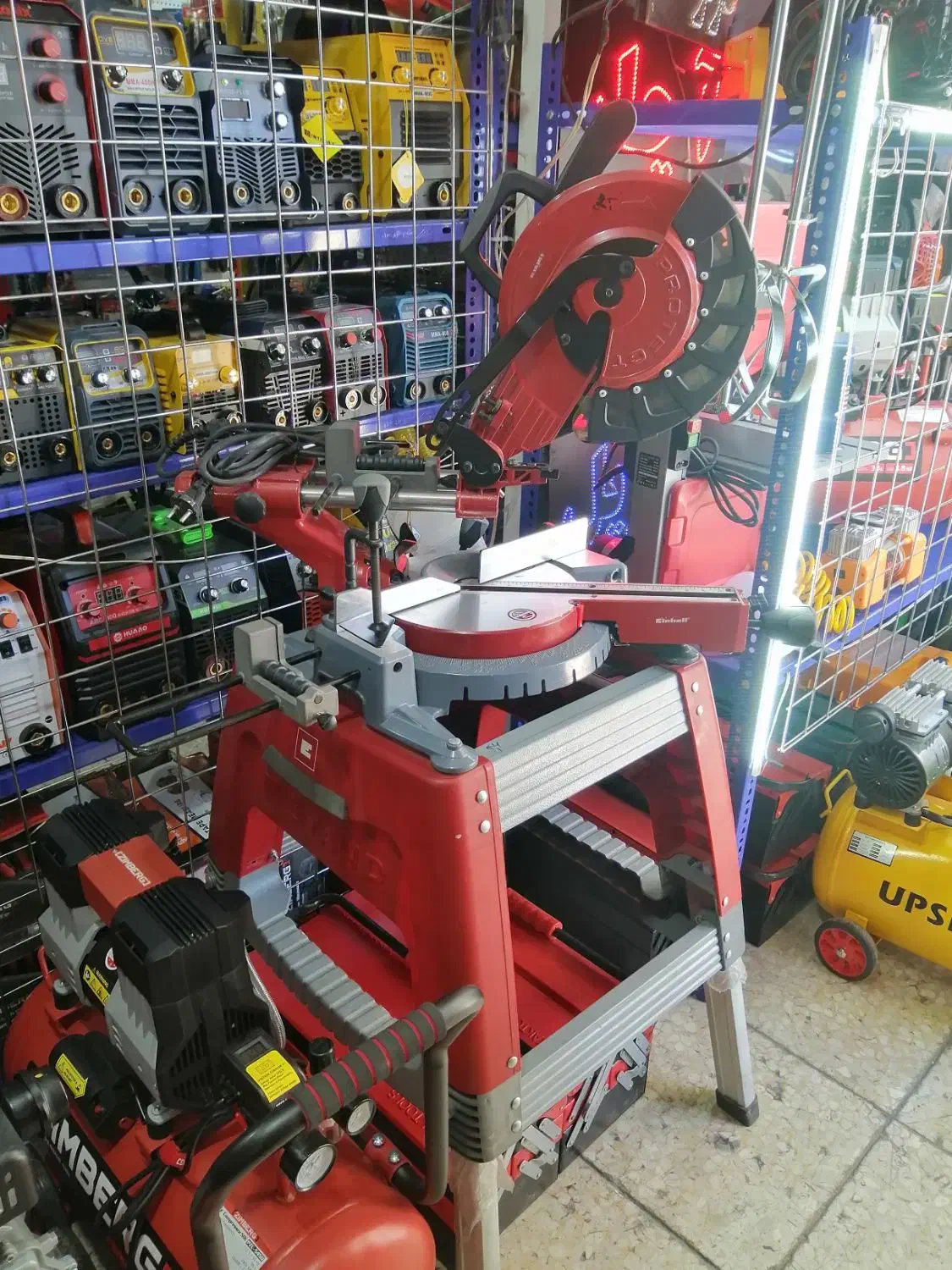 اره فارسی بر کشویی آینهل به همراه میز|ابزارآلات|اصفهان, کشاورزی|دیوار