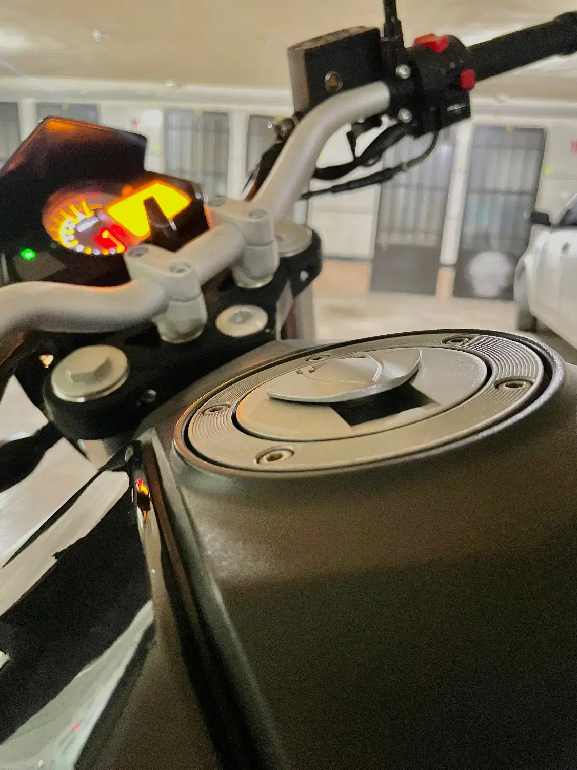 بنلی ۲۵۰ تک سیلندر ۴۸۰۰ تا کار|موتورسیکلت|اصفهان, خانه اصفهان|دیوار