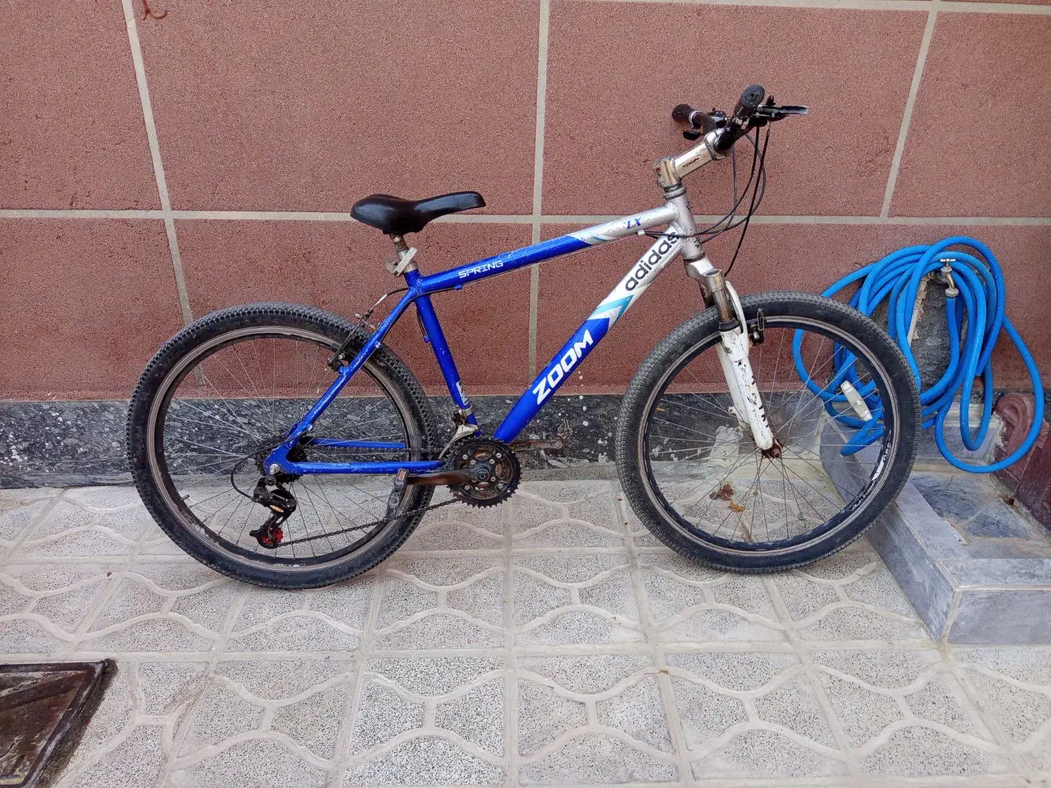 دوچرخه|دوچرخه، اسکیت، اسکوتر|سربیشه, |دیوار