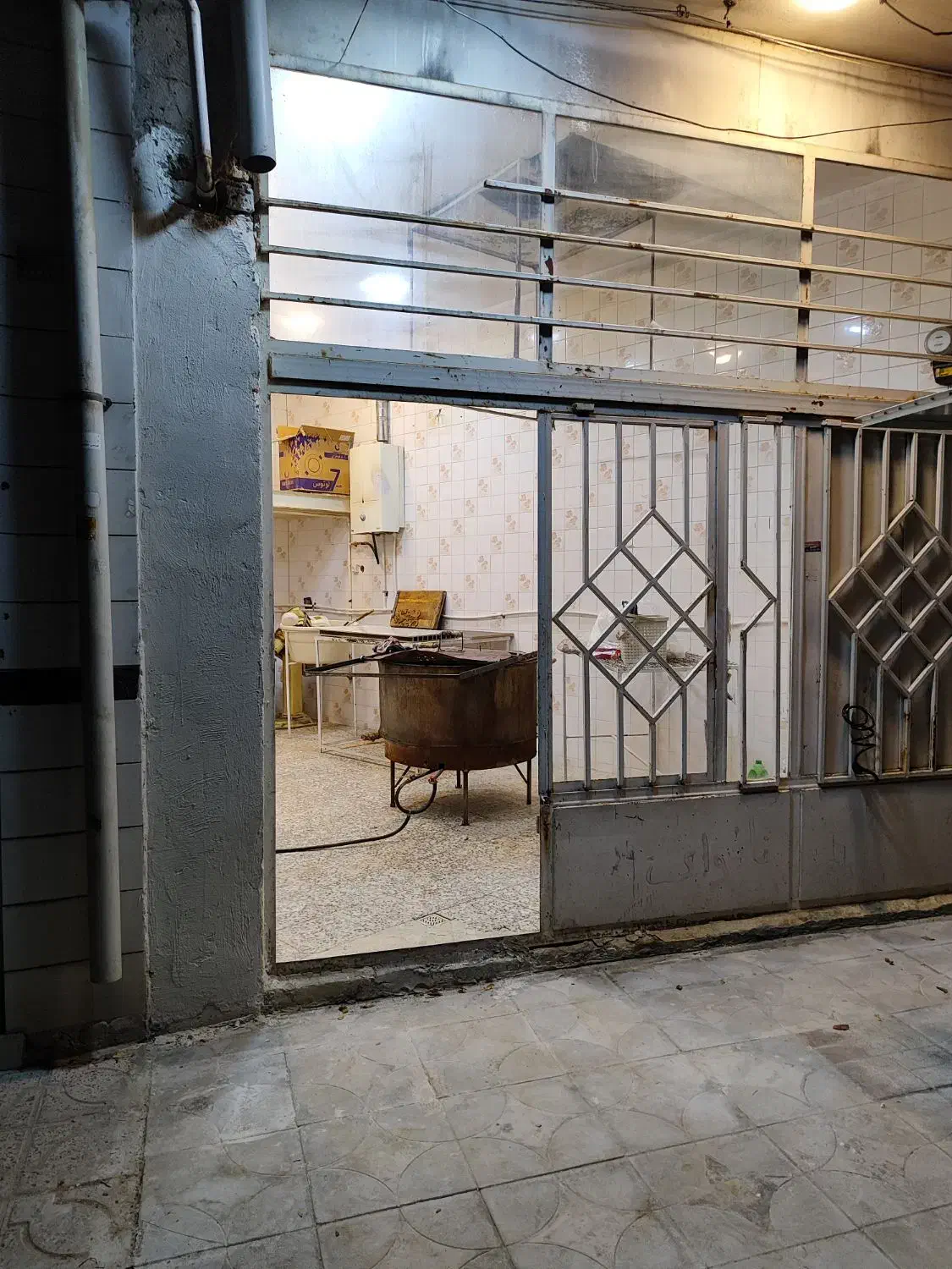 تنور|اجاق گاز و لوازم برقی پخت‌وپز|بروجن, |دیوار