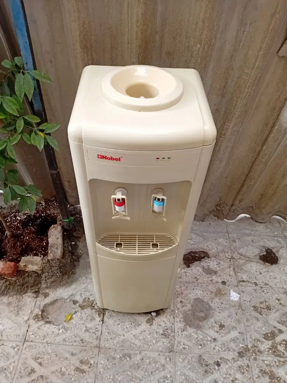 آبسردکن یخچالدار و آب سرد و گرم و جوش نوبل|آبسردکن و تصفیه آب|قم, کلهری|دیوار