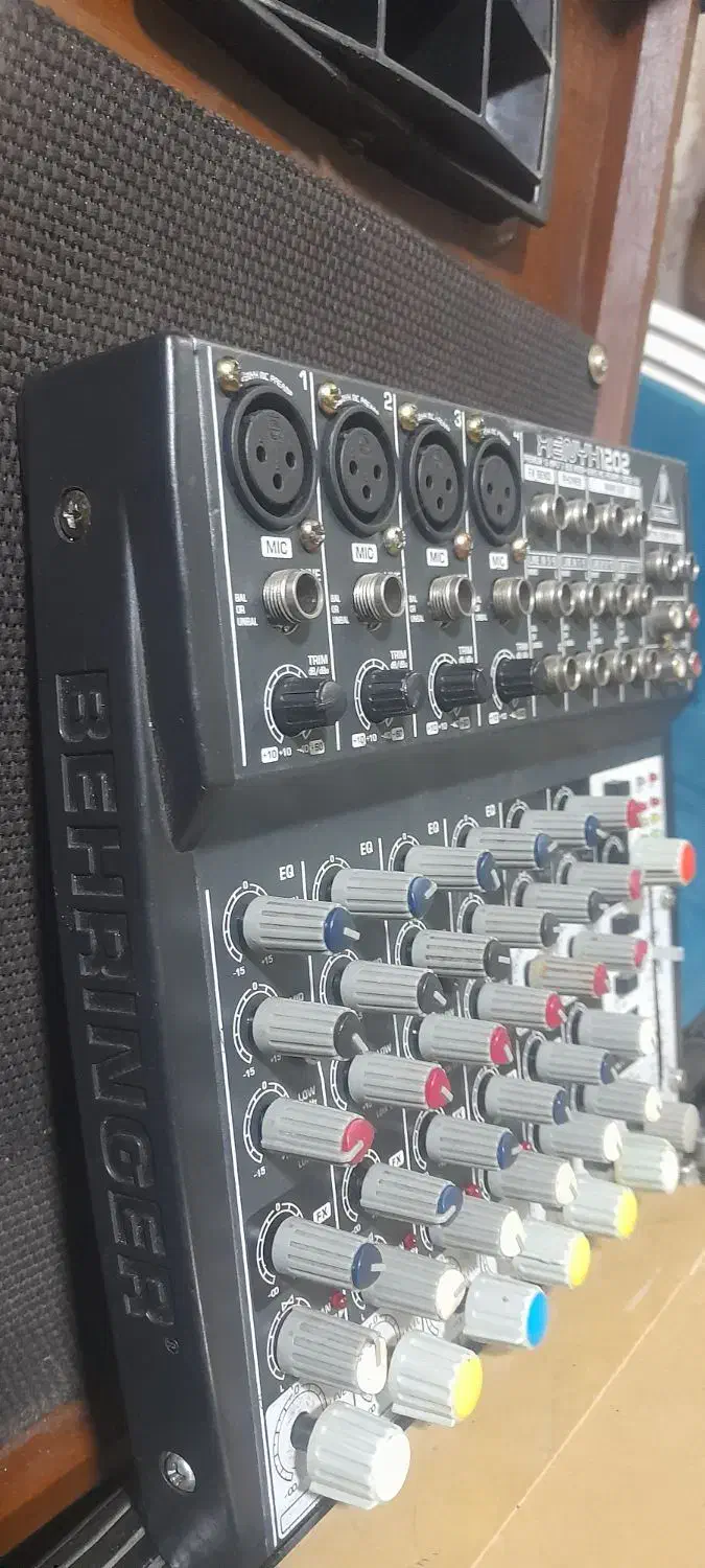 میکسر بهرینگر ۱۲۰۲ میکروفون بیسیم بانداکتیو|سیستم صوتی خانگی|اهواز, کوی صادقیه|دیوار