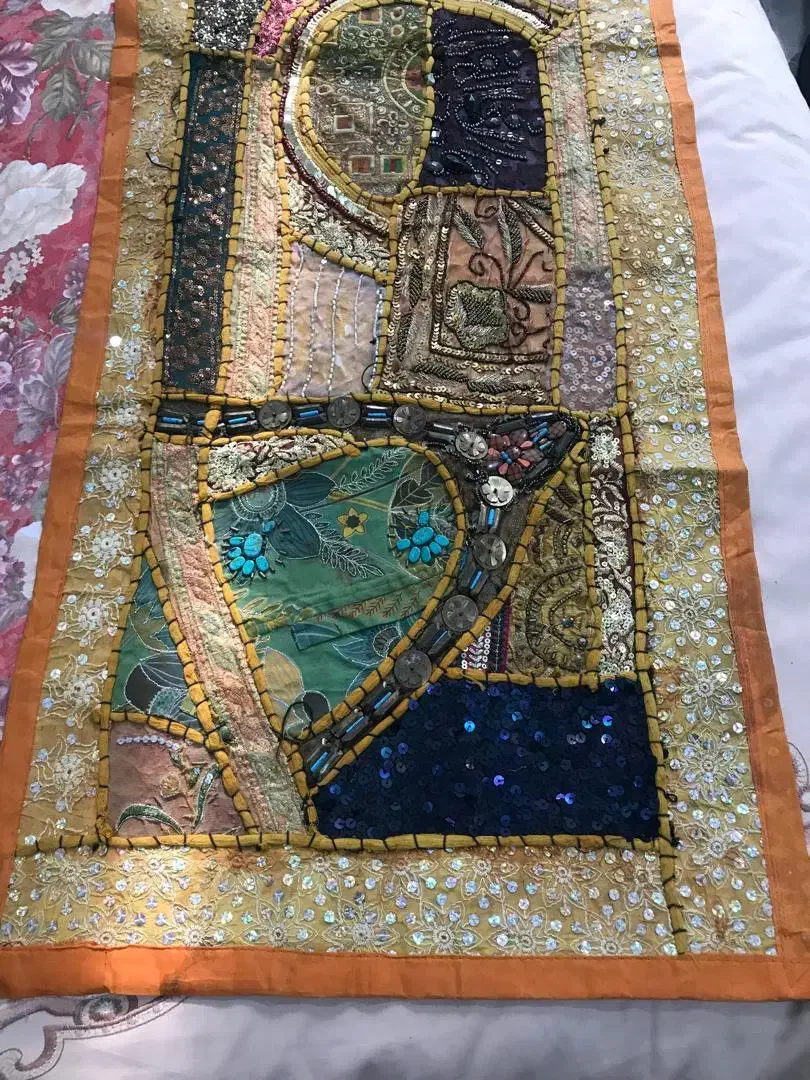 رانر سوزن دوزی|پرده، رانر، رومیزی|تهران, باغ فیض|دیوار