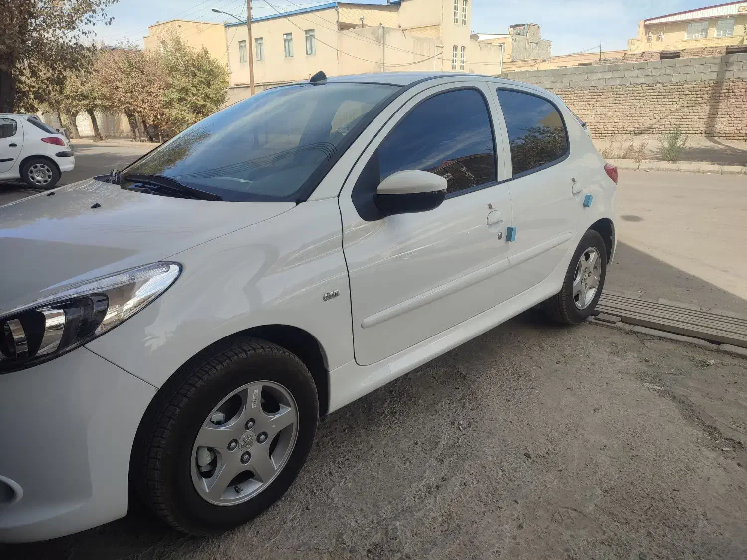 پژو ۲۰۷ اتومات سقف فلز ۴۰۳ صفر|خودرو سواری و وانت|سیرجان, |دیوار