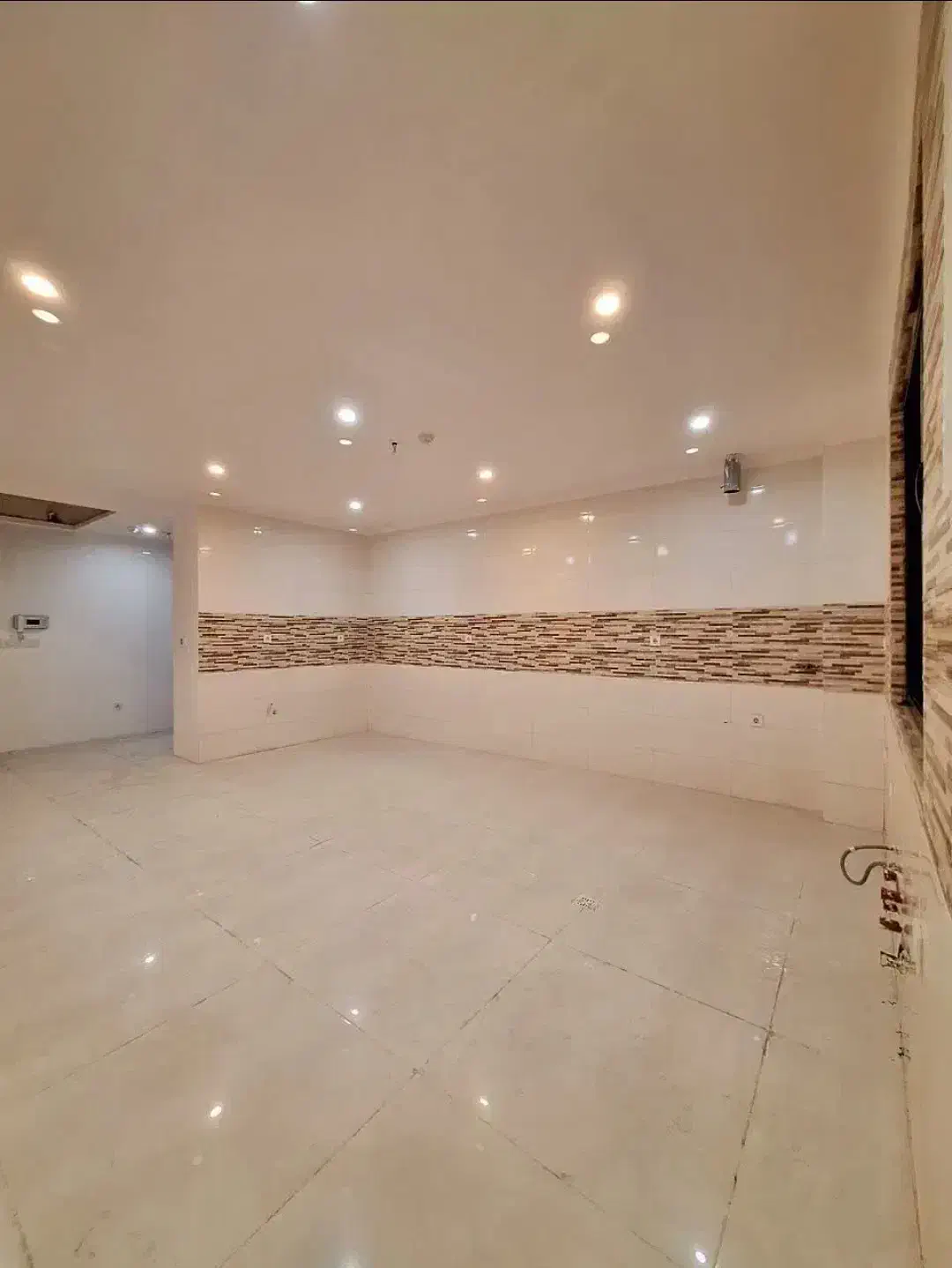 ۲۰۵متر/تک واحدی/کلیدنخورده/محدوده حافظ|فروش آپارتمان|ورامین, ورامین|دیوار