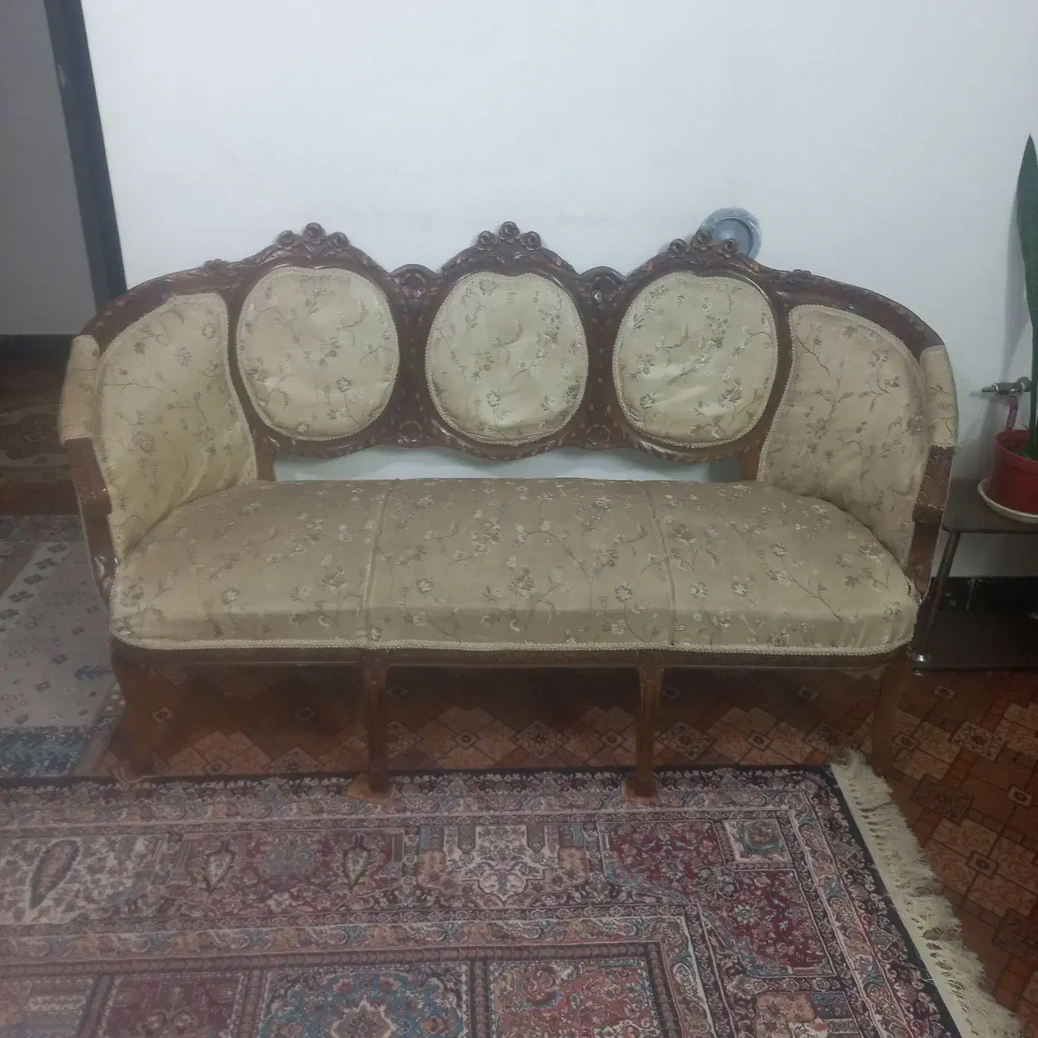 مبلمان سلطنتی ۵ نفره|مبلمان خانگی و میز عسلی|شیراز, زند|دیوار