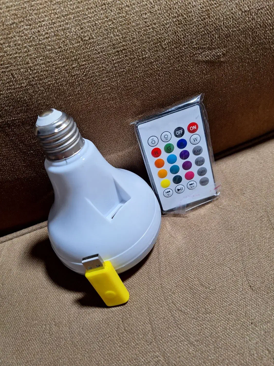 اسپیکر لامپی با کنترل و چراغ رنگی در دونوع مختلف|پخشکننده همراه|بوشهر, |دیوار