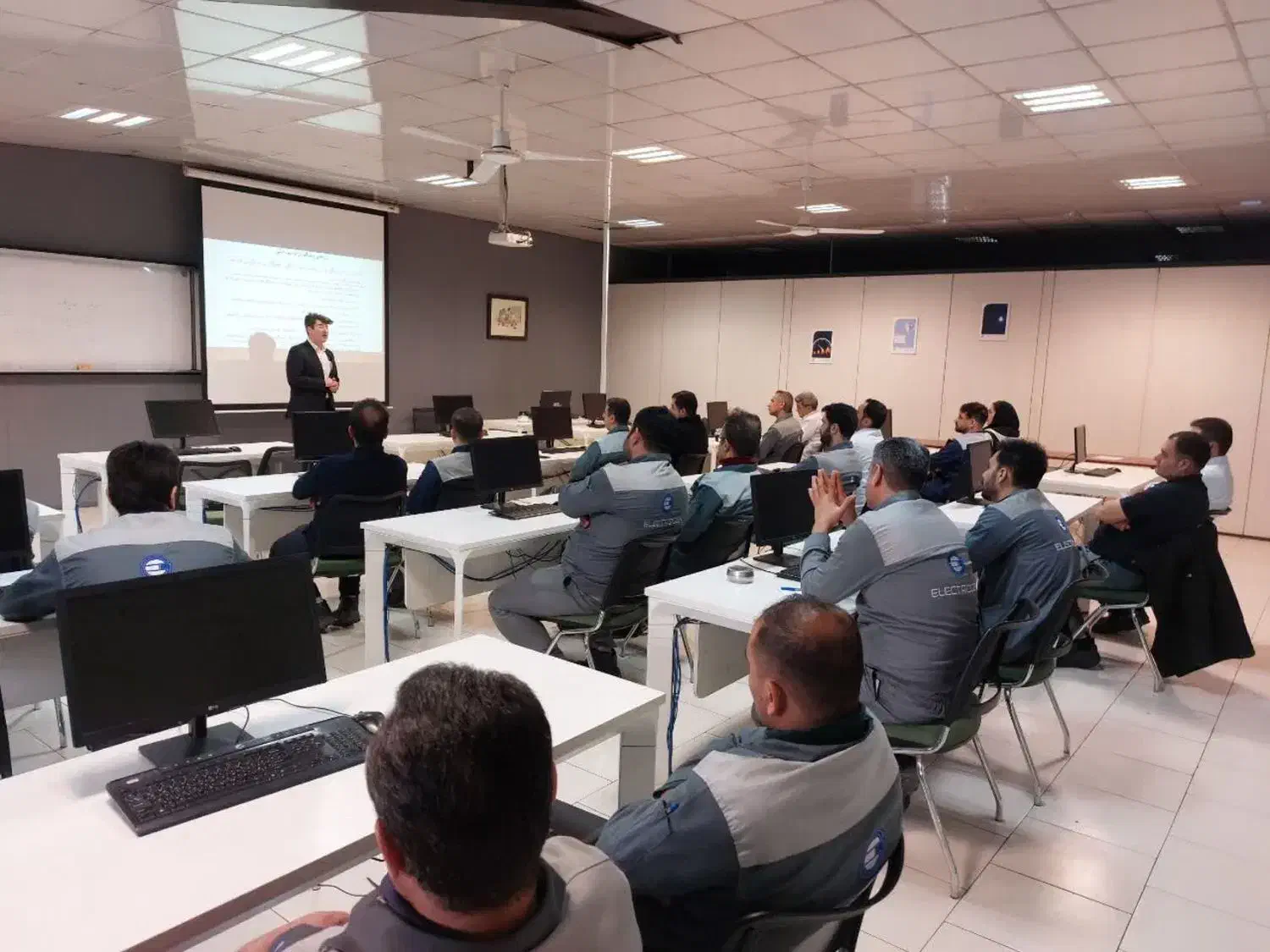 آموزش و استخدام امدادگری و فوریت پزشکی|خدمات آموزشی|اسلامشهر, باغ فیض|دیوار