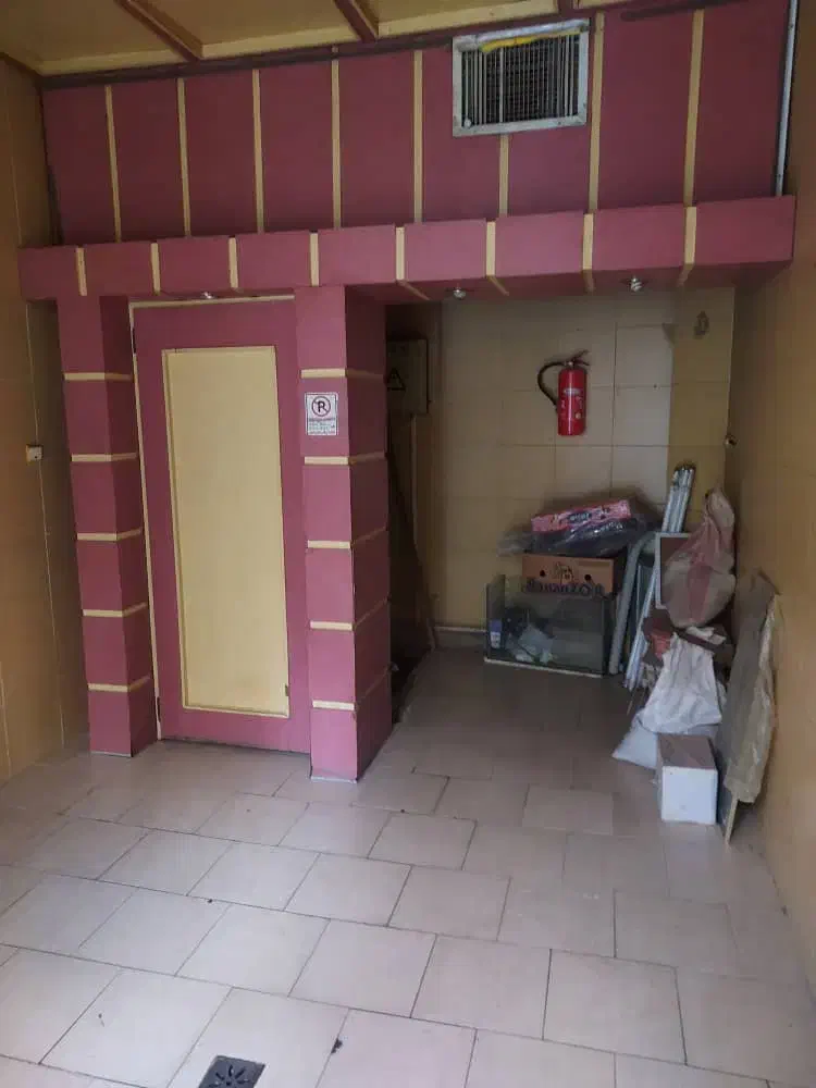 فروش مغازه تجاری میرداماد|فروش مغازه و غرفه|اصفهان, بیدآباد|دیوار