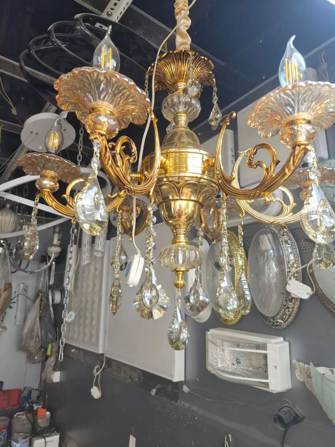 لوستر 6 شاخه رنگ طلایی|لوستر و چراغ آویز|تهران, لاله زار|دیوار