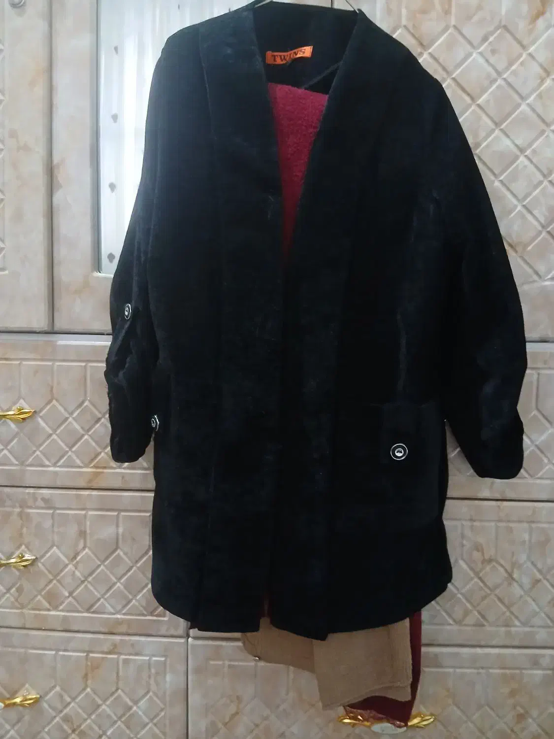 مانتو|لباس|تهران, تختی|دیوار