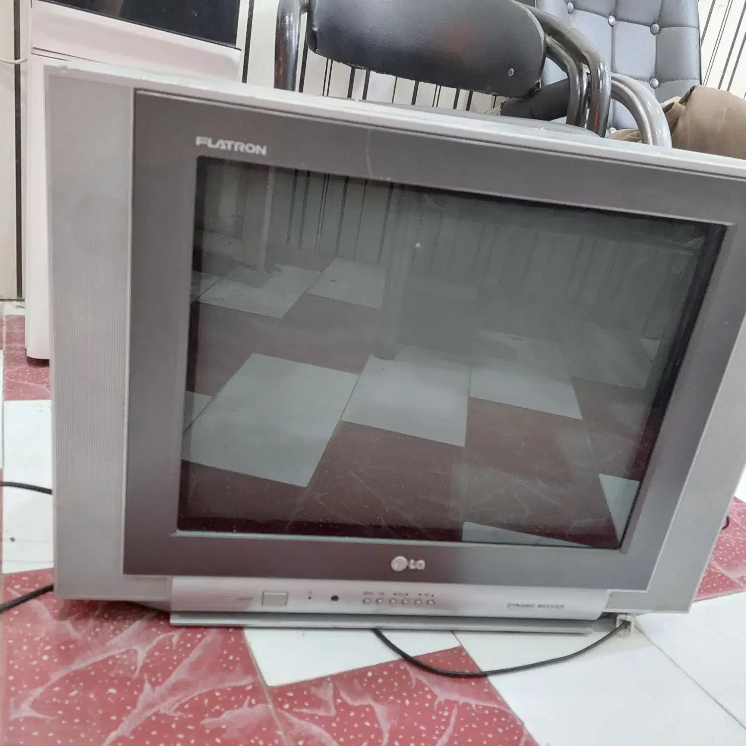 یک عدد تیلویزیون|تلویزیون و پروژکتور|بندر ماهشهر, |دیوار