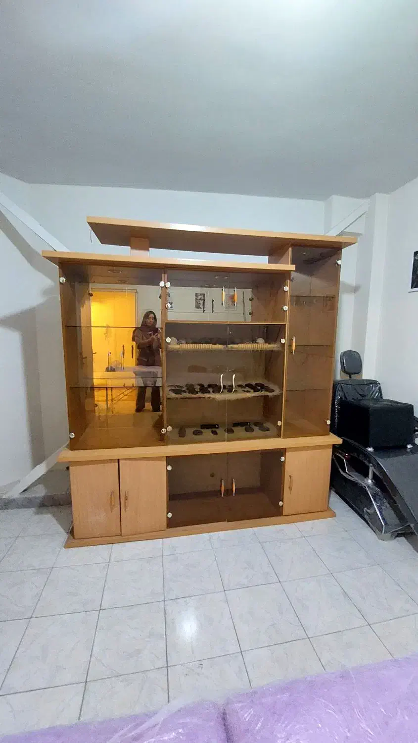 کمد بزرگ|جاکفشی، کمد، دراور|شیراز, سینما سعدی|دیوار