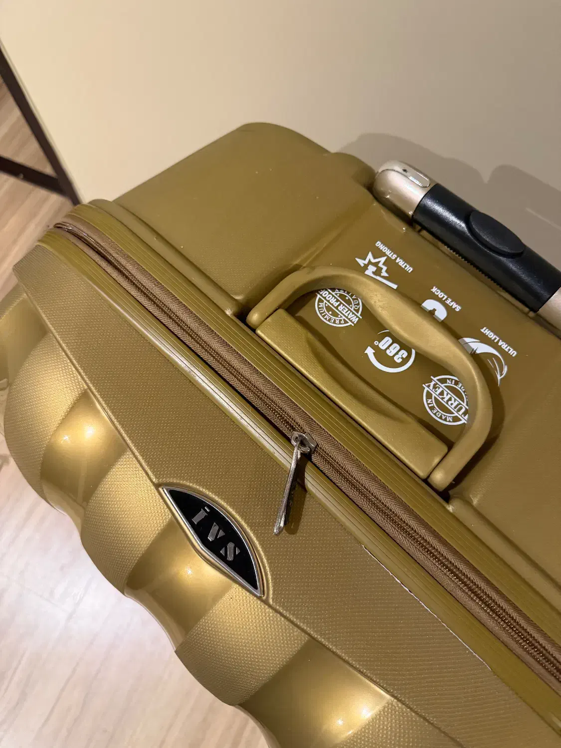 چمدان پلی کربن مارک ترکیه vis|کیف، کفش، کمربند|تبریز, |دیوار