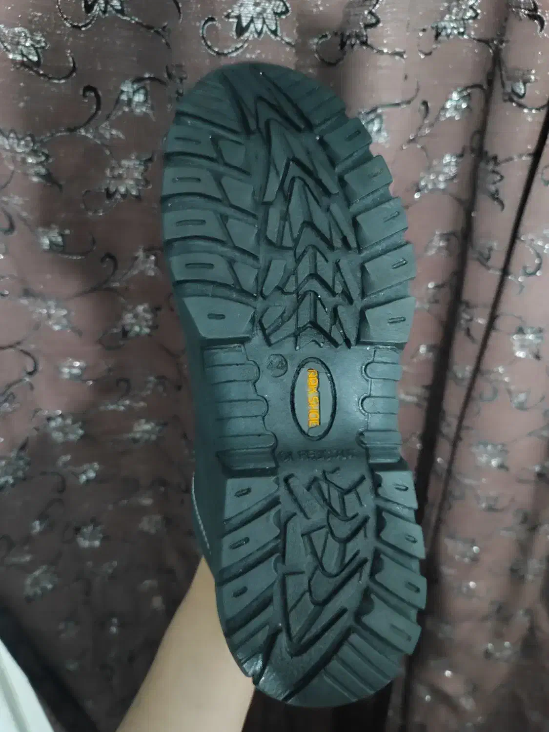 کفش ایمنی|کیف، کفش، کمربند|شیراز, پانصد دستگاه ارتش|دیوار