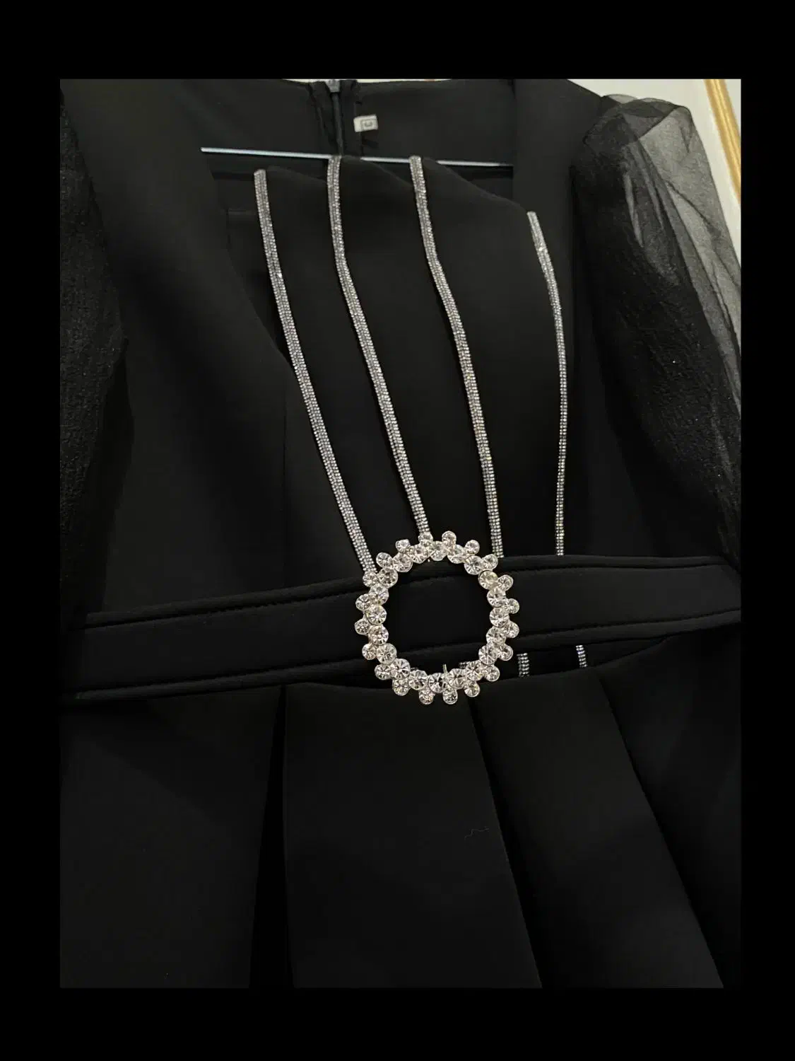 لباس مجلسی|لباس|قم, شهر قائم|دیوار