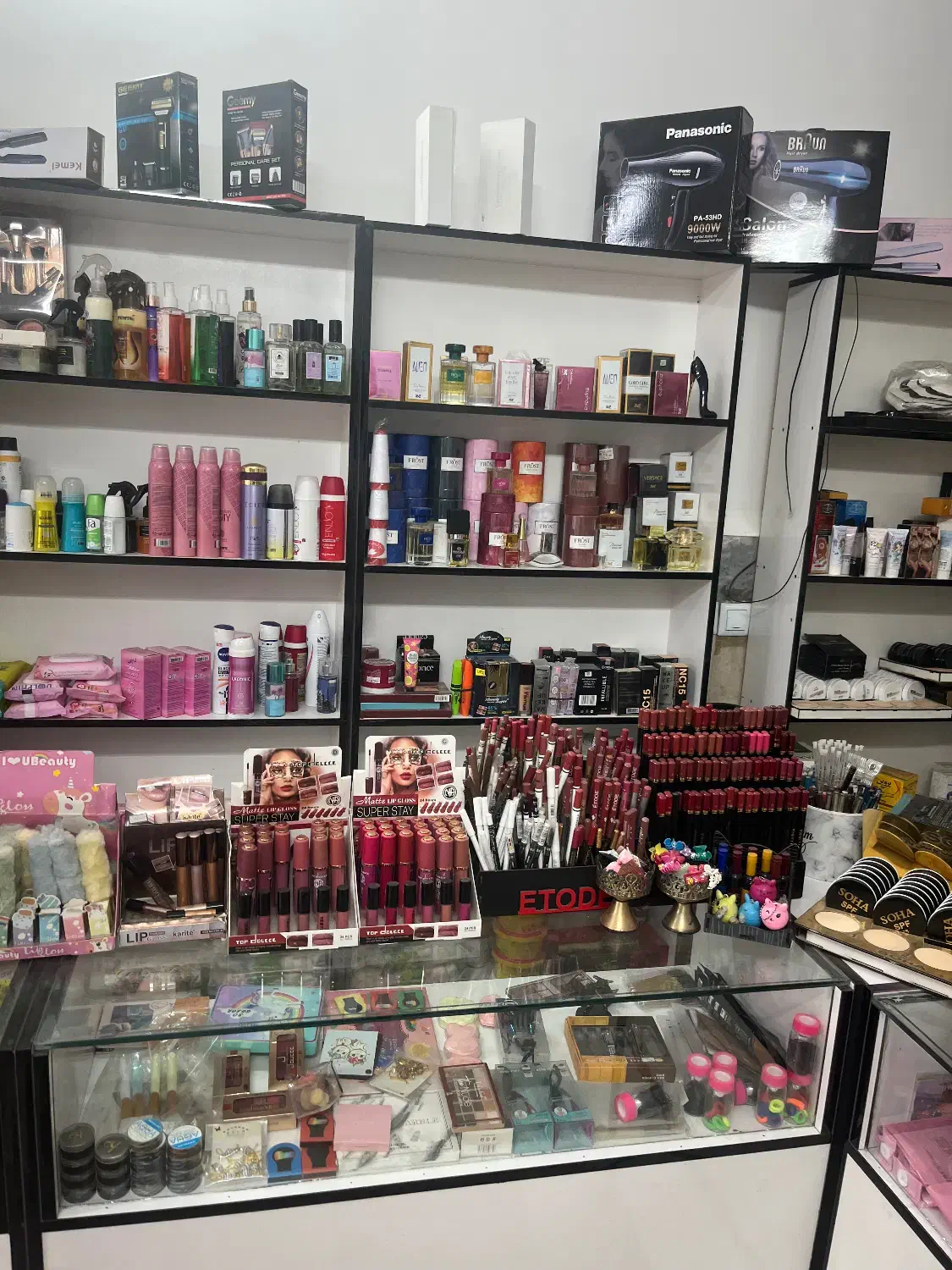 ویترین مغازه به صورت یک جا به فروش میرسد|فروشگاه و مغازه|شهریار, شهریار|دیوار