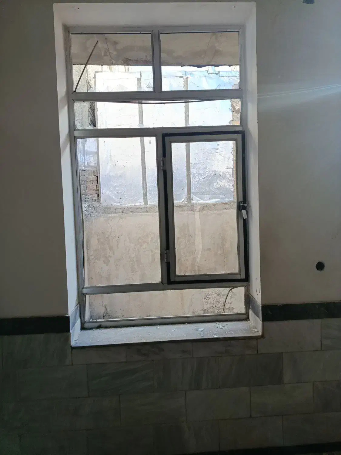 فروش چندتا درب حیاط ماشین رو و درب اتاق|مصالح و تجهیزات ساختمان|کنگاور, |دیوار