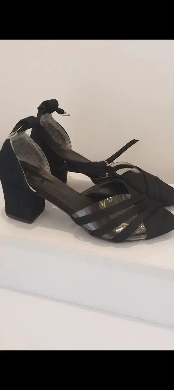 کفش مجلسی|کیف، کفش، کمربند|رشت, استادسرا|دیوار