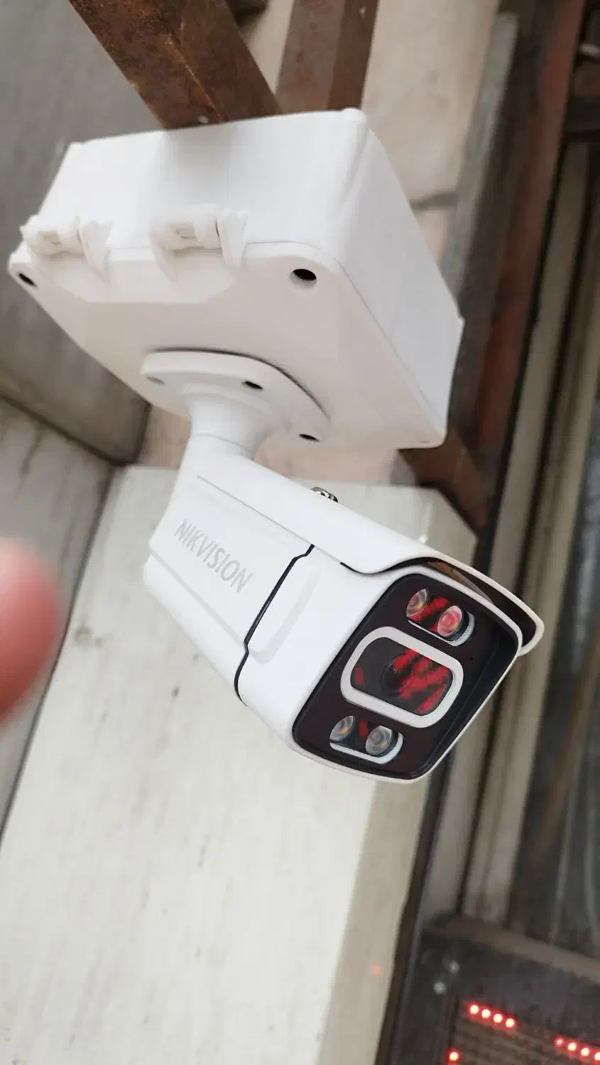 نصب دوربین مدار بسته|خدمات پیشه و مهارت|رشت, چله خانه|دیوار