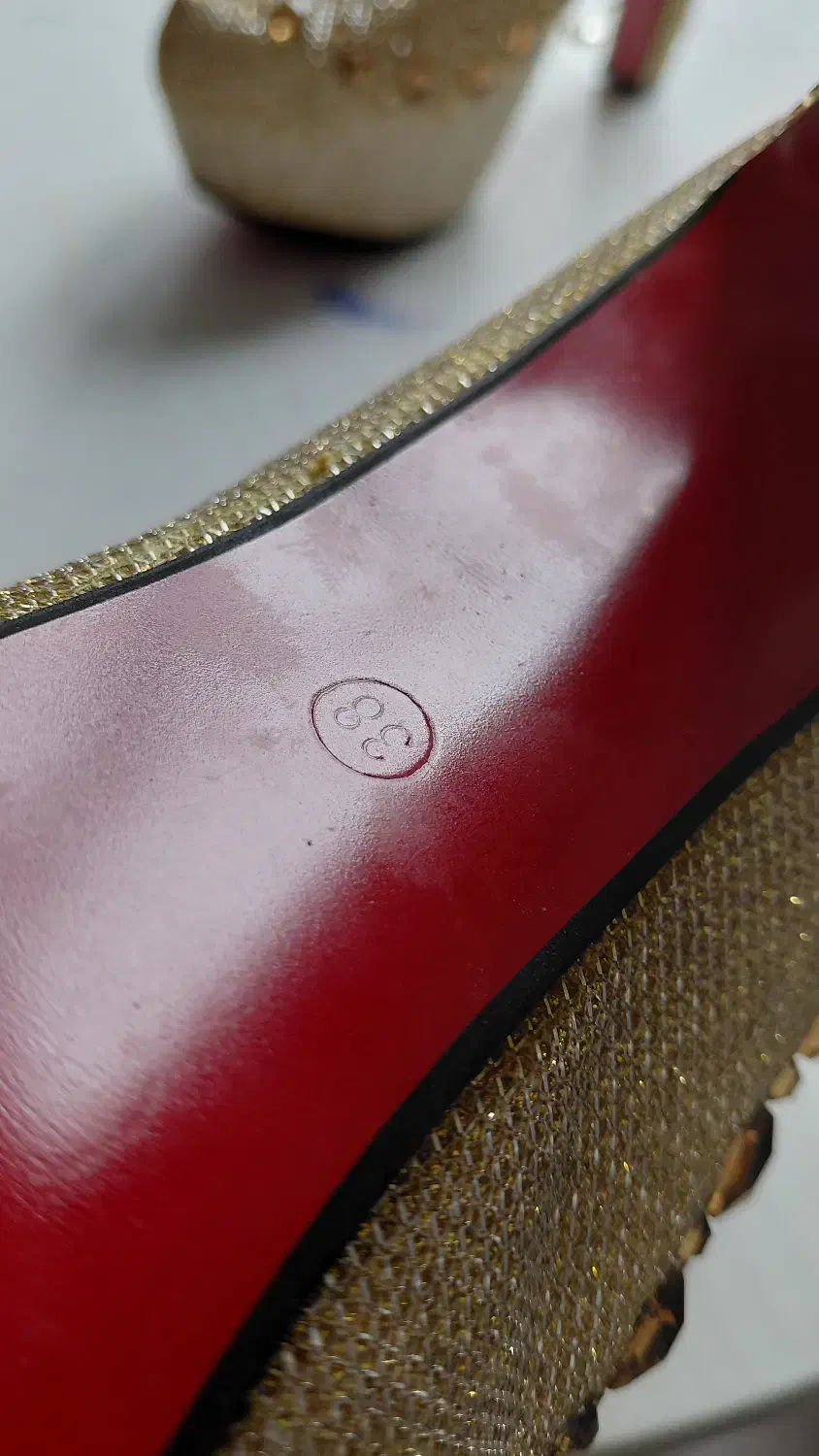 کفش مجلسی|کیف، کفش، کمربند|بندر انزلی, شیلات|دیوار