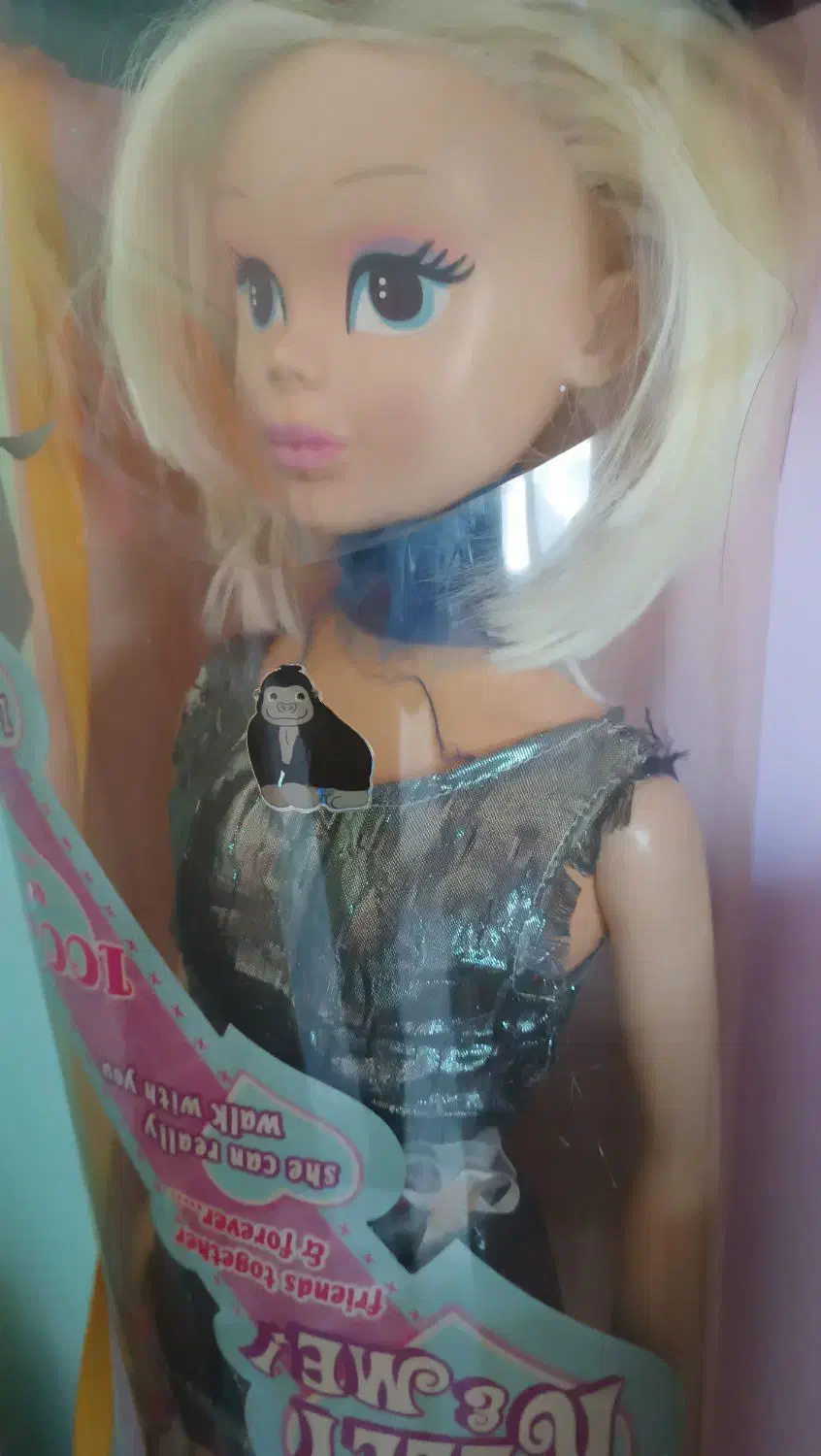 عروسک ایستاده بزرگ|اسباب‌بازی بچه|لاهیجان, شهید آوینی|دیوار