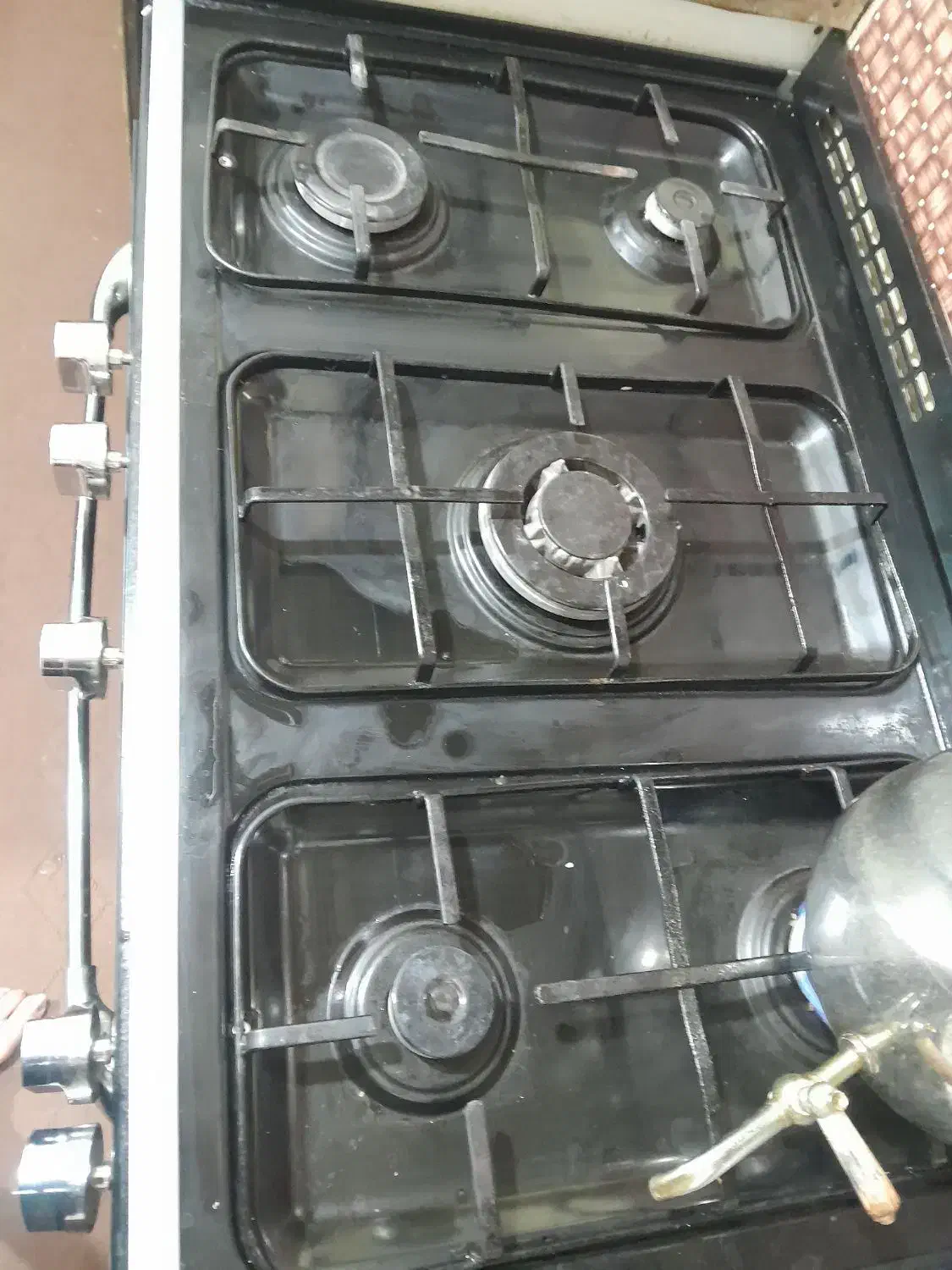 یه عدد گاز درحدنو اصلا کارنکردم|اجاق گاز و لوازم برقی پخت‌وپز|فومن, |دیوار