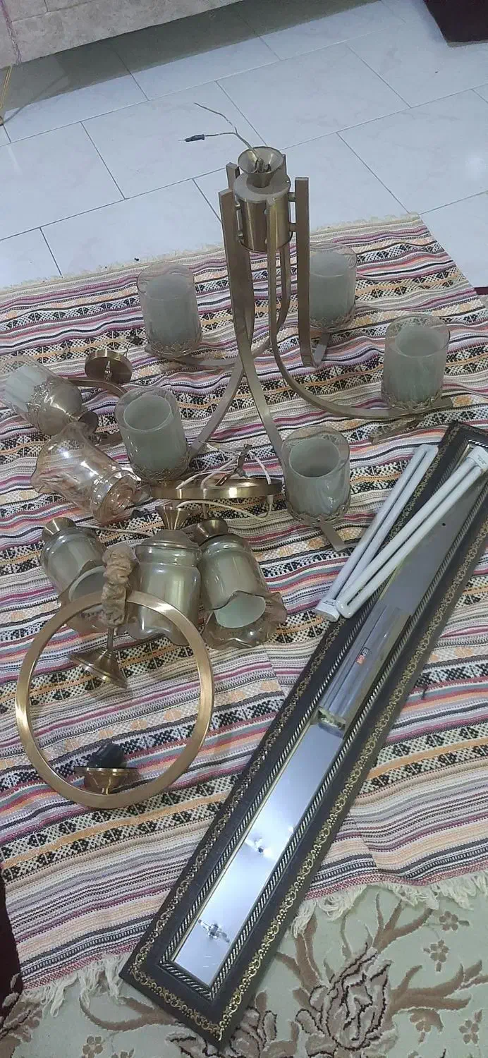 لوستر برنجی|لوستر و چراغ آویز|گلستان (تهران), |دیوار