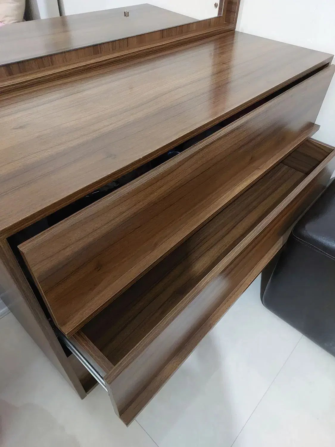 میزآینه سناچوب سالم شیک قیمت مناسب|تخت و سرویس خواب|شاهینشهر, عطار|دیوار