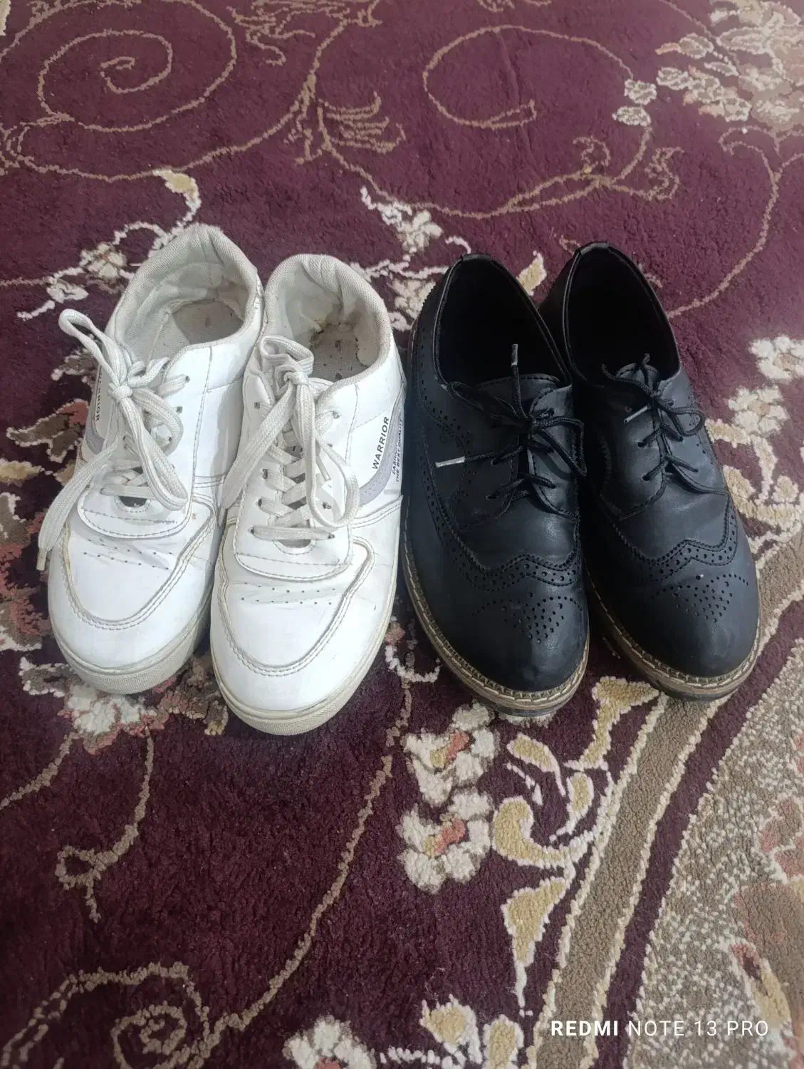 چند جفت کفش|کیف، کفش، کمربند|ایذه, |دیوار