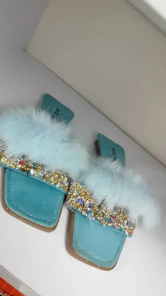 صندل زنانه دخترانه|کیف، کفش، کمربند|کاشان, فین بزرگ|دیوار