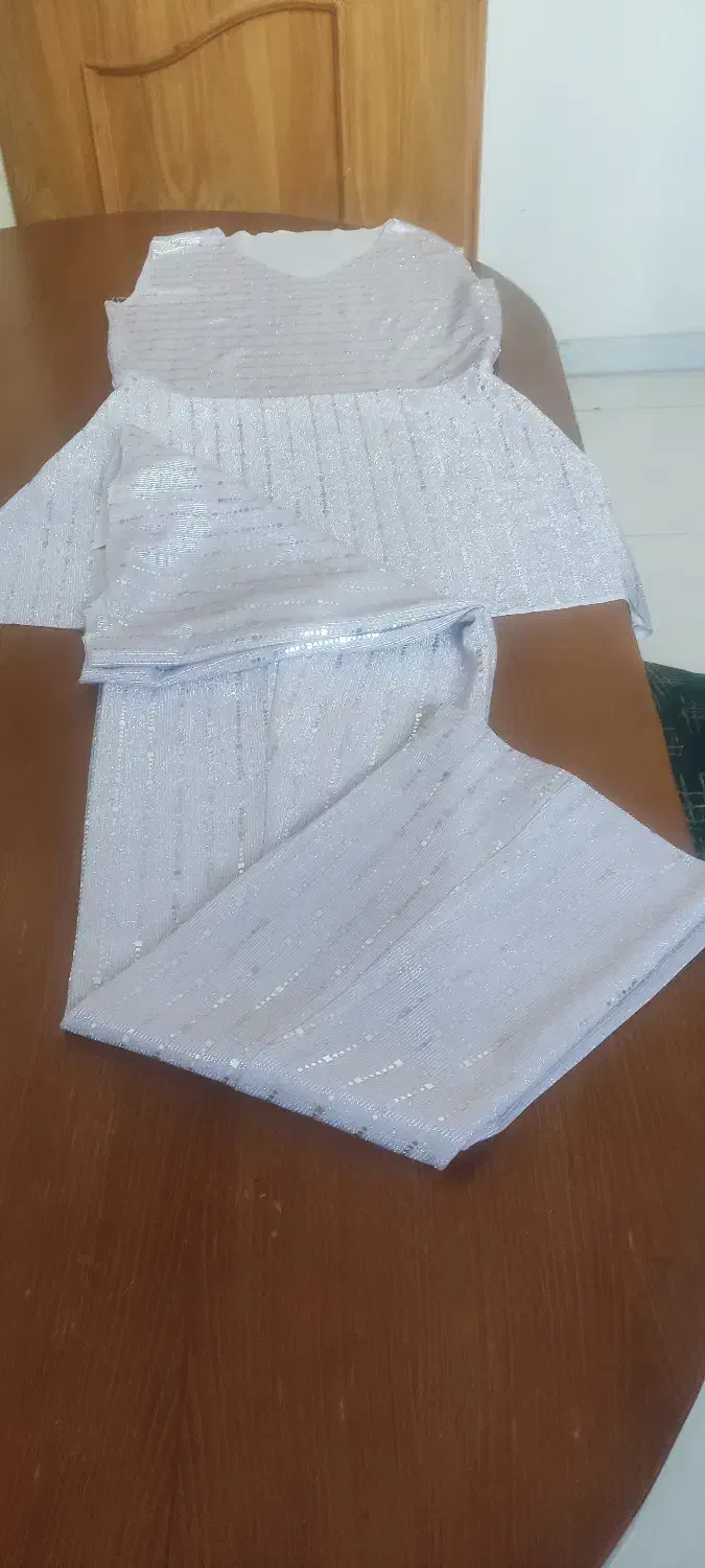 لباس مجلسی|لباس|اصفهان, سرشبادران|دیوار