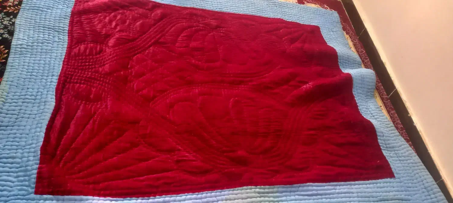 لحاف قدیمی شب یلدا|رختخواب، بالش، پتو|کرمانشاه, |دیوار