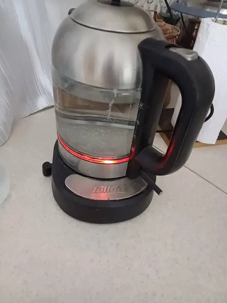 چای ساز.   کار کرده سالم  فلر|سماور، چای‌ساز، قهوه‌ساز|هشتگرد, هیو|دیوار