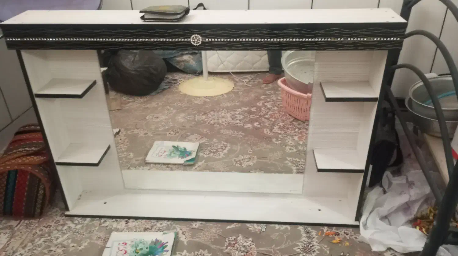 ویترین آینه آرایش|آرایشگاه و سالنهای زیبایی|ورزنه, |دیوار