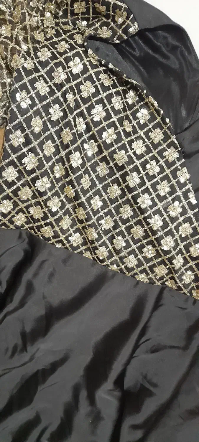 لباس مجلسی|لباس|سنگر, |دیوار